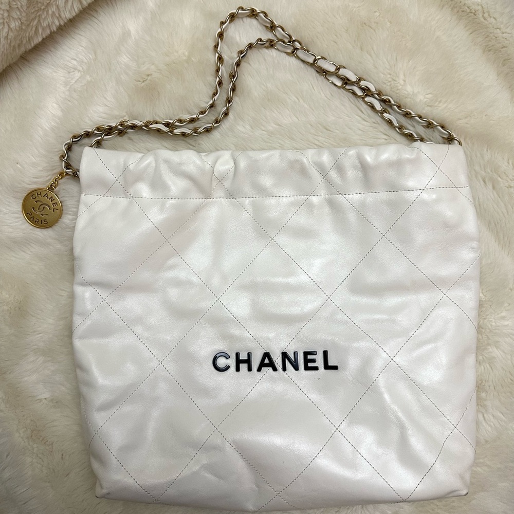 22 Handbag - Picture 3 of 13